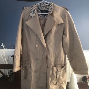 Women’s Burberry Trench Coat